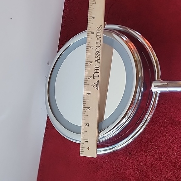 Intertek Double Sided Makeup Mirror. - Picture 9 of 10